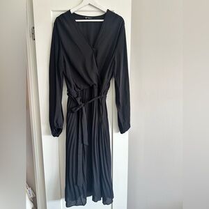 Chic Long Sleeve Black Dress
